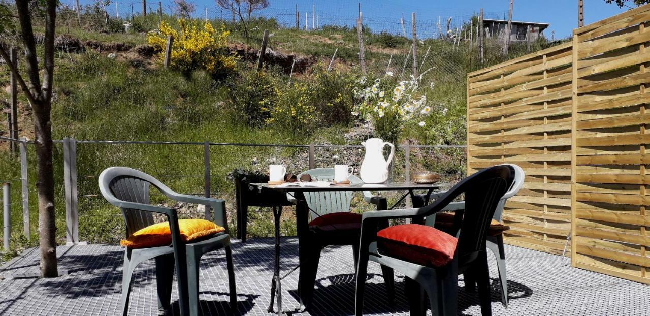 Meuble De Tourisme La Jaulipiere Apartman Joursac Kültér fotó